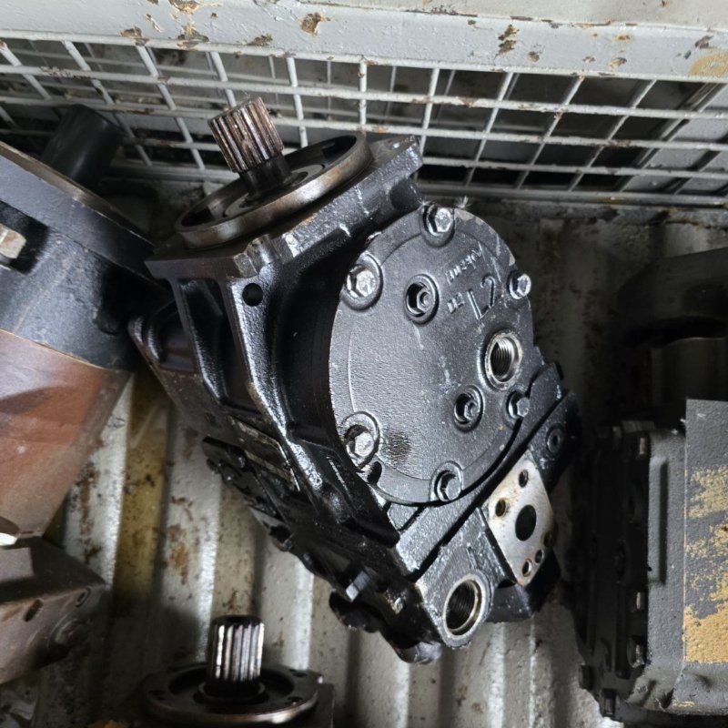 Гидронасос SAUER DANFOSS 90R075 FC1BC60 Bobcat